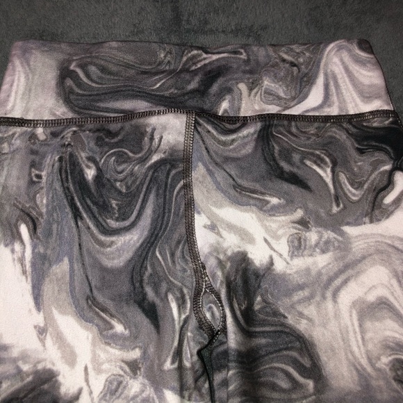 ❗️SOLD❗️C9 Champion•Black & White Marble Design Leggings - Picture 12 of 12